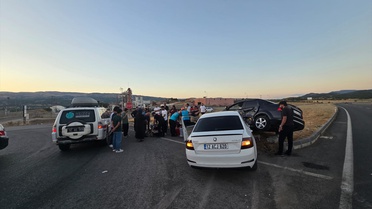 Bingöl'de Otomobil Çarpışması: 3 Yaralı