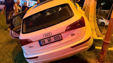 Ayvalık’ta Baygın Sürücü Kaza Yaptı