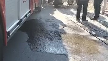 Küçükçekmece’de kontrollü yıkım kontrolden çıktı! Operatör enkaz altında kaldı