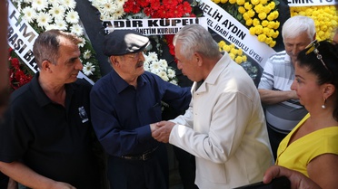 Güzin Büyükerşen'in Cenazesine Katılım