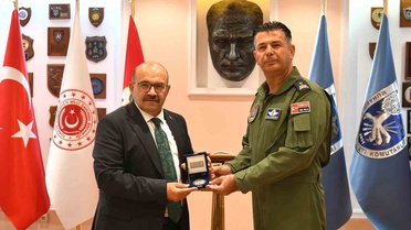 Vali Ustaoğlu Bandırma'da Ziyaretlerde Bulundu