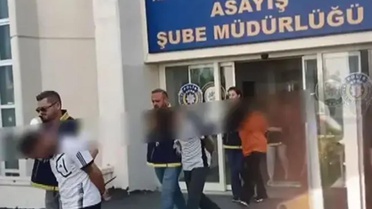 'Sevgili olma' vaadiyle dolandırıcılık: Hem dayak yediler hem soyuldular