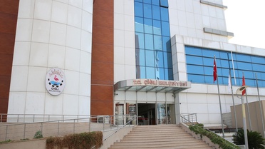Çiğli Belediye Başkanı'nın Aracına Silahlı Saldırı
