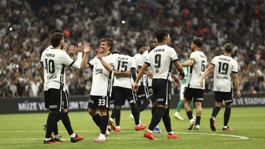 Beşiktaş, Zalgiris'i 3-0 Yendi