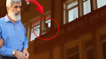 Cemaatten ayrılana mahalle baskısı! Alparslan Kuytul 'Etekli Ömer' diye slogan attırmış