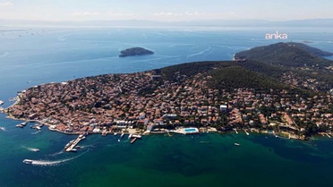 Adalar'da Art Arda Depremler