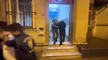 Havai fişek yangını: Ressamın yılların emeği yandı, 4 gözaltı