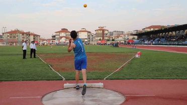 30 Ağustos Zafer Kupası U18 Atletizm Şampiyonası Tamamlandı