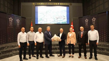 Vali Varol Nazilli Ticaret Odası'nı Ziyaret Etti
