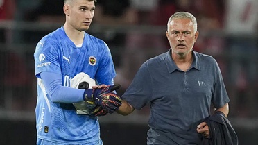 Livakovic Mourinho'yu silip attı