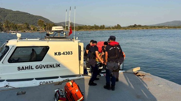 Kayalıklardan Düşen Vatandaşa Kurtarma