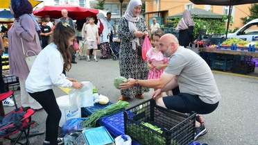Minik Esnaf Azra’nın Destanı