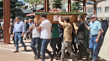 Kırşehir'de Baba Oğul Kavgası: Cenaze Defnedildi