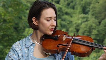 Audrey Wozniak: Türk Müziğini Keşfeden Keman Sanatçısı