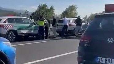 Hendek'te Zincirleme Kaza: 6 Yaralı