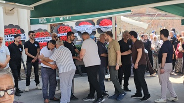 Feci kazada hayatını kaybeden kameraman Deniz Küçükler son yolculuğuna uğurlandı