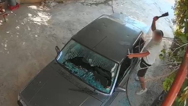 Eski sevgili satırla dehşet saçtı! O anlar kamerada