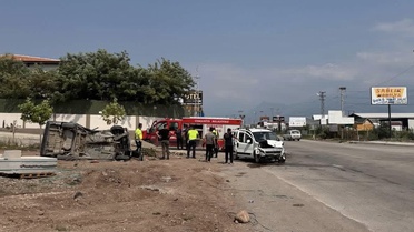 Osmaniye’de hafif ticari araç ile otomobil çarpıştı: 2 yaralı