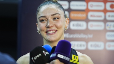 Voleybol Milliler Slovenya'yı Yendi