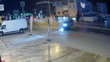 Yalova-İzmit Karayolunda Kaza: Sürücü Yaralı