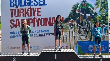 Akhisarlı Sporcular Şampiyonada Parladı