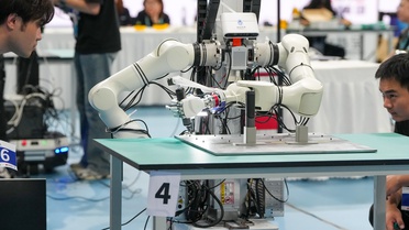 İnsansı Robotlar Beijing'de Yarışıyor
