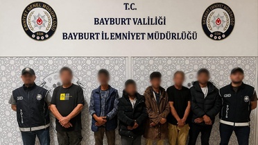 Bayburt'ta 6 Düzensiz Göçmen Yakalandı
