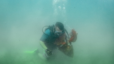 Dalgıç Çift Deniz Dibi Temizliği Yaptı