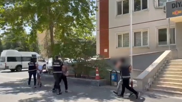Diyarbakır'da El Bombasıyla 4 Şüpheli Tutuklandı