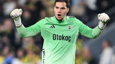 Ederson'dan parmak ısırtan performans