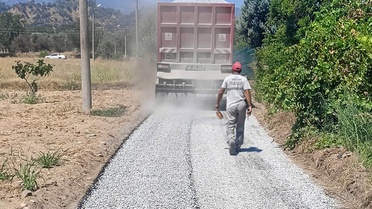 Efeler Belediyesi, Umurlu'da asfaltlama çalışmalarını sürdürüyor