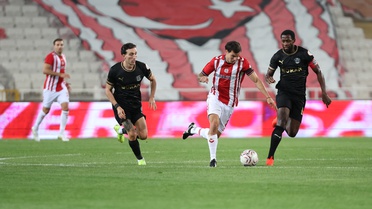 Sivasspor ve Manisa FK 2-2 Berabere