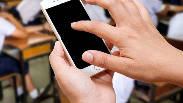 Fransa'da liselerde cep telefonları yasaklandı