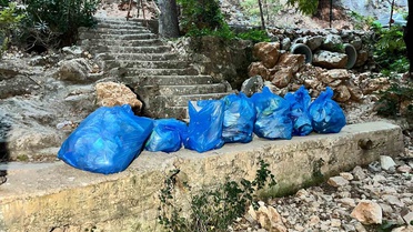 İki Arkadaş Doğa İçin Temizliğe Çıktı