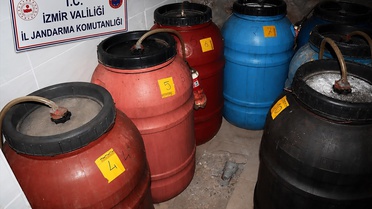Urla'da 2200 Litre Sahte Alkol Ele Geçirildi