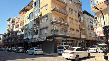Kocasının elleriyle boğmaya çalıştığı Hacer, yaşam mücadelesini kaybetti