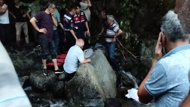 Çamaş'ta İki Kardeşin Uçurumdan Düşmesi