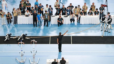 İnsansı Robotlar Beijing'de Yarıştı