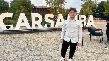 Cam Kemik Hastası Gençten Engelleri Aşan Başarı