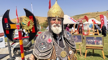 72 Yaşındaki Hasan Keskin, Malazgirt Zaferi'nde Alparslan'ın Ruhunu Yaşatıyor