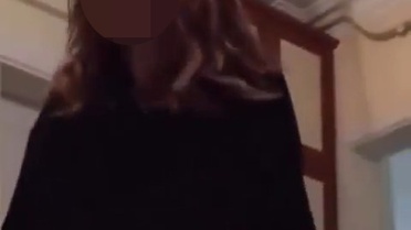 İnfial yaratan görüntüler! Kaplumbağayı ezerek öldüren kadın serbest bırakıldı