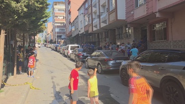 Deodorant kutusu bomba gibi patladı, evde yangın çıktı: 3 kişi yaralandı