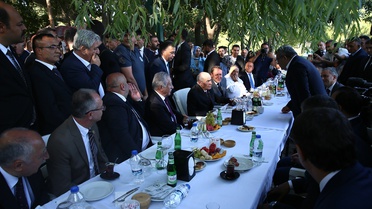 Bahçeli, Ahlat'ta vatandaşlarla buluştu