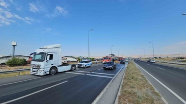Kayseri'de Tır Dorsesinde Yangın