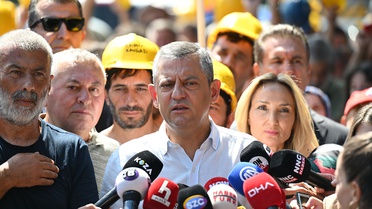 Özgür Özel'den İşçilere Destek