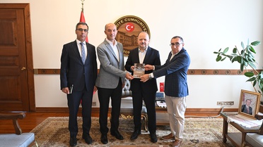 Vali Dallı, Kitap Yazarlarını Ziyaret Etti
