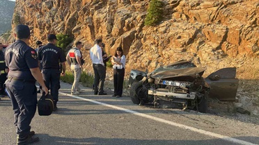 Antalya’da otomobil takla attı: 1 ölü, 2 yaralı