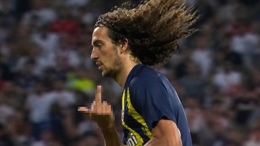Guendouzi'den Lyon taraftarına olay hareket