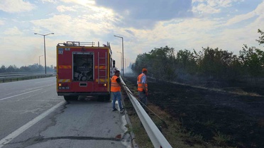 Havsa’da anız yangını otobanı dumana bürüdü