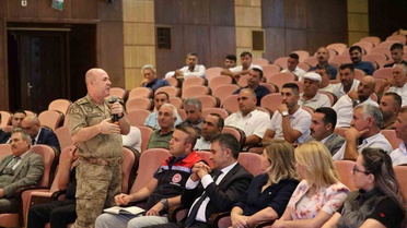 Vali Taşolar Muhtarlarla Sorunları Görüştü